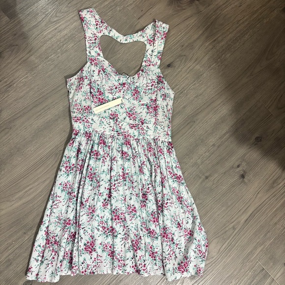 NWT Lauren Conrad Floral SundressHeart Shaped Open Back Sz 8 Pink White Easter - Picture 6 of 16